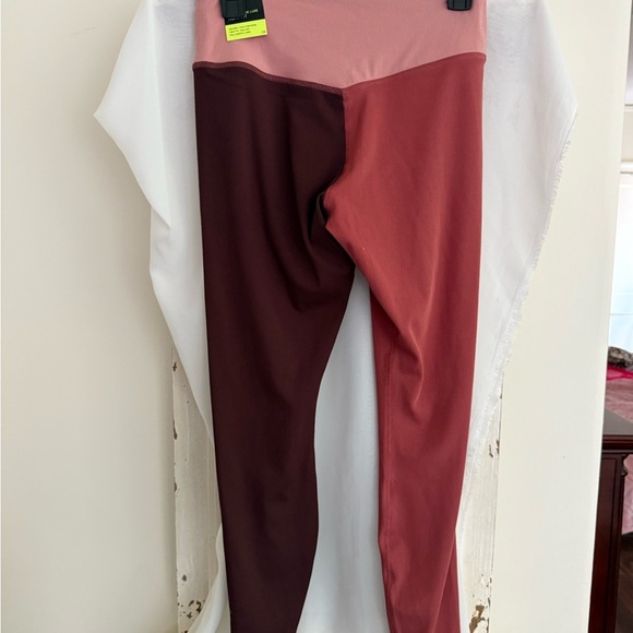 NWT Nike Women's Pink and Burgundy Leggings Size Medium - Picture 3 of 4